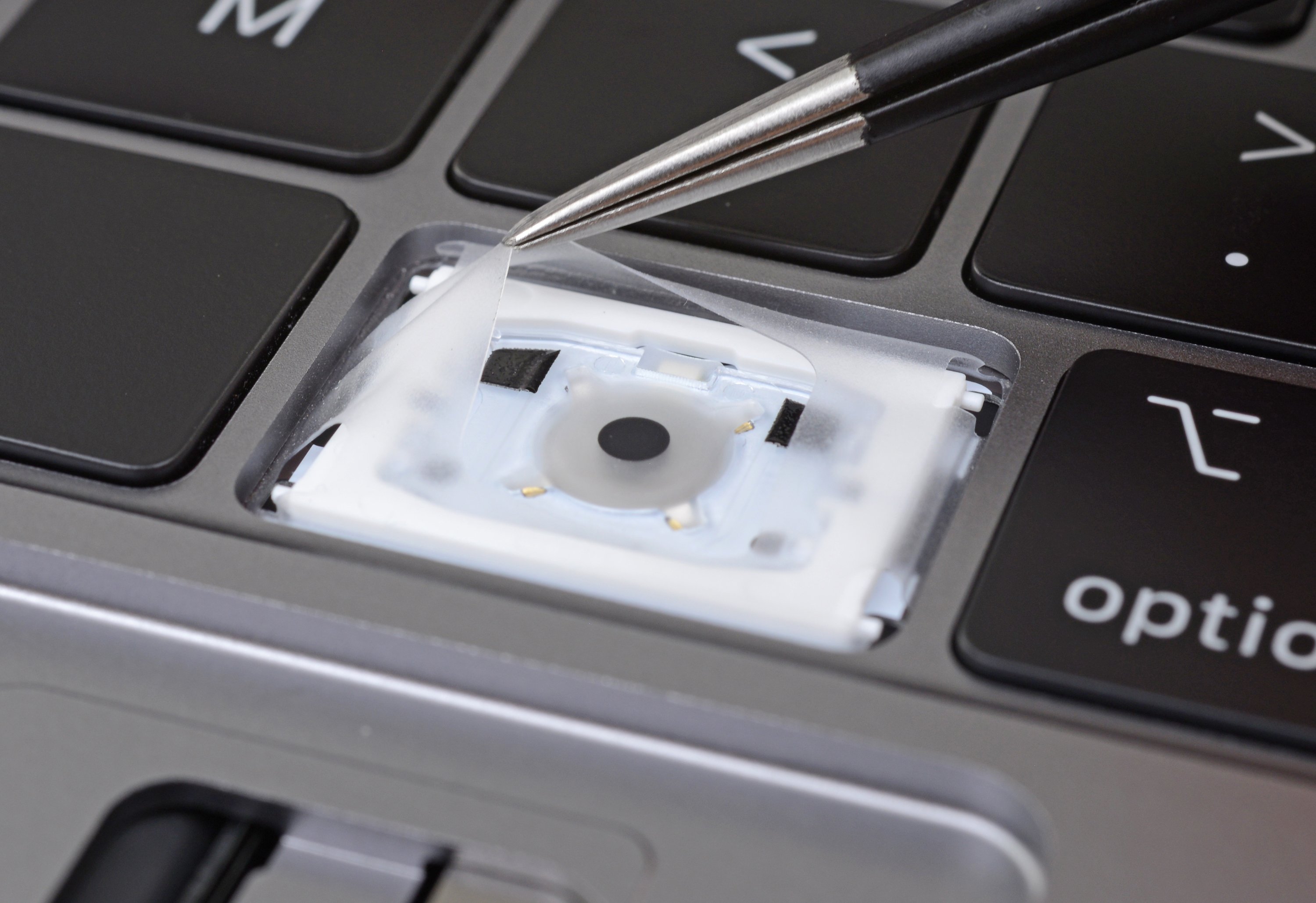 Une impensable faille de sécurité utilisant le clavier du MacBook Pro