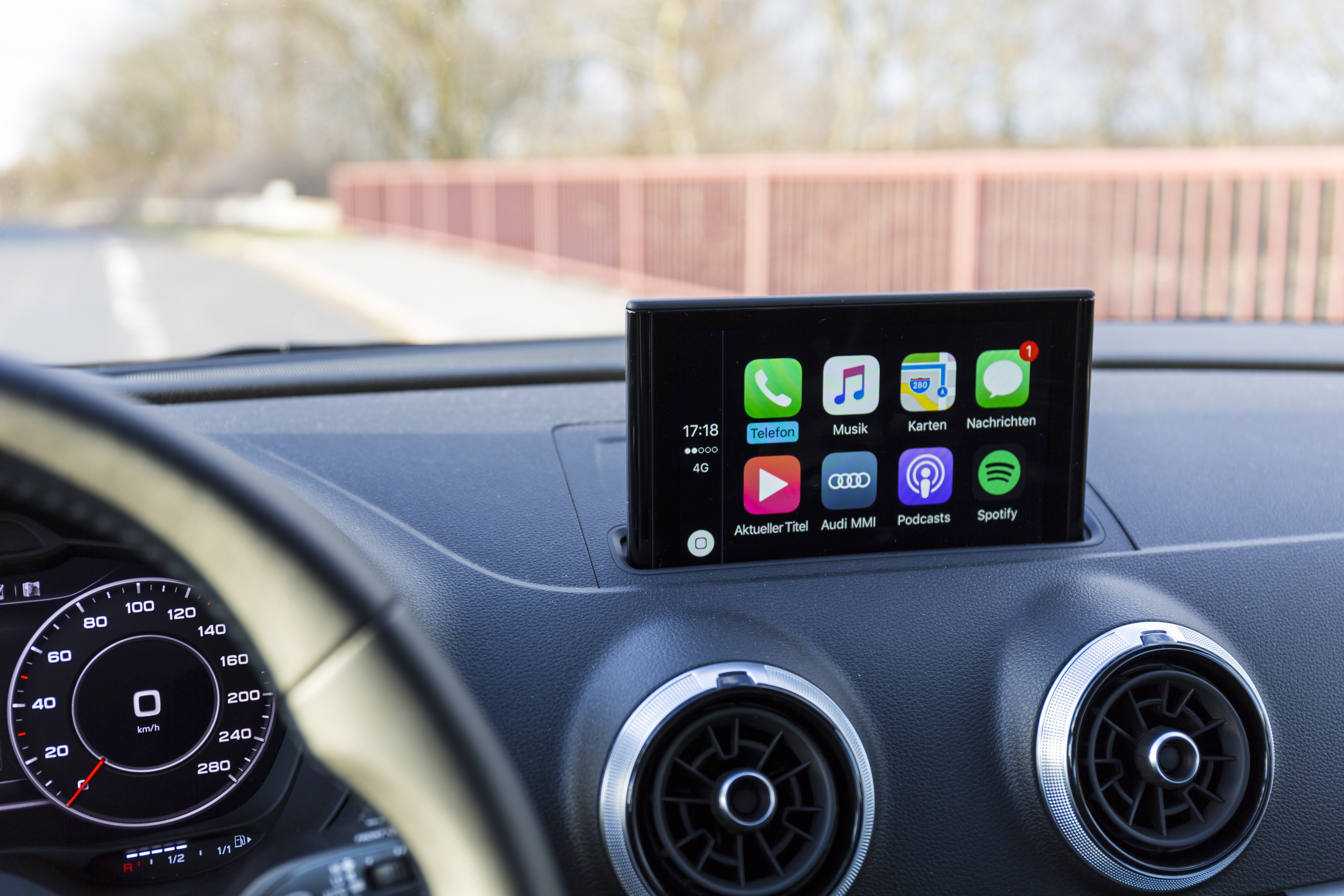 Smartphone en voiture : CarPlay et Android Auto désormais