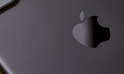 Dos iPhone noir logo pomme