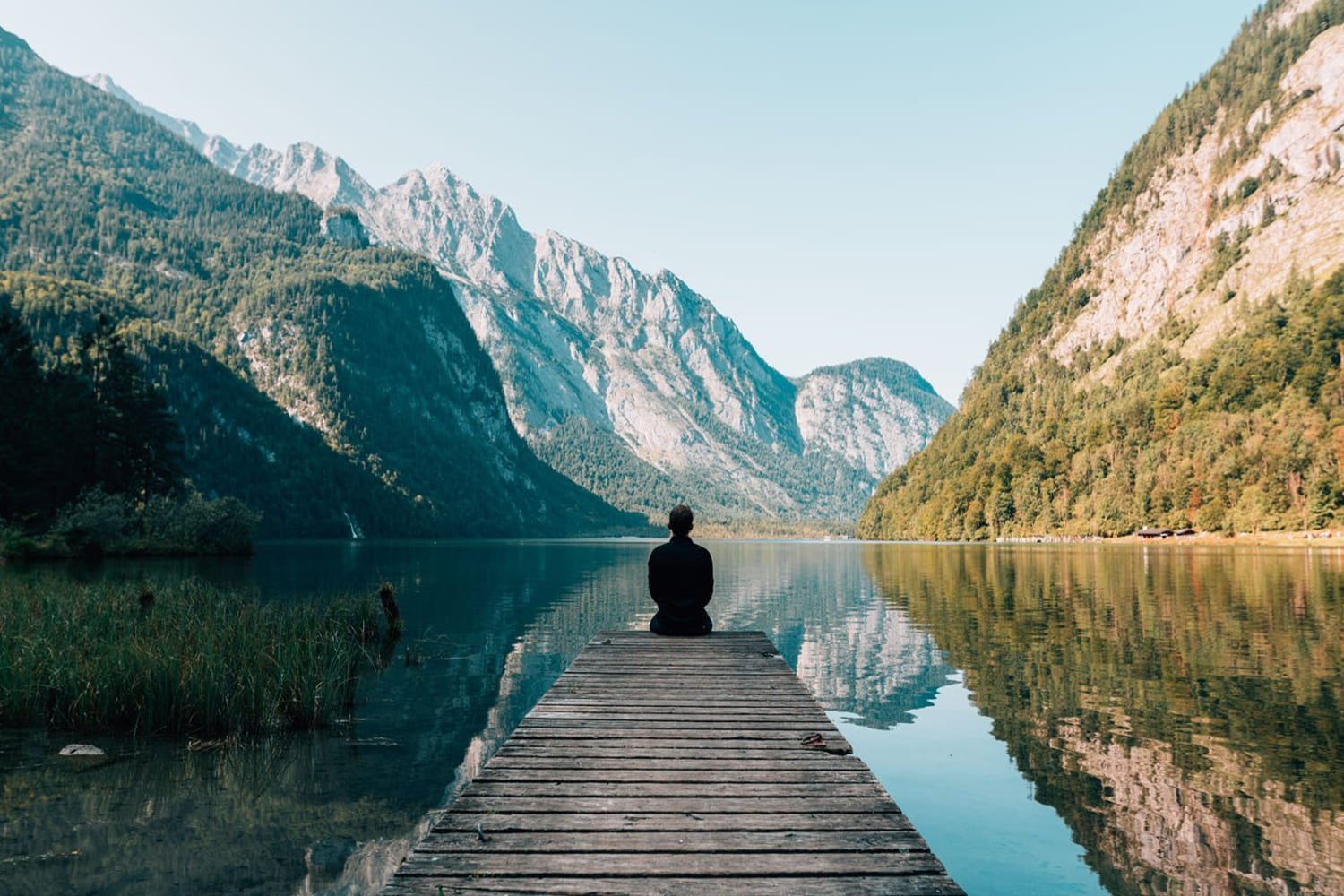 Meditation calme bien être montagne lac solitude