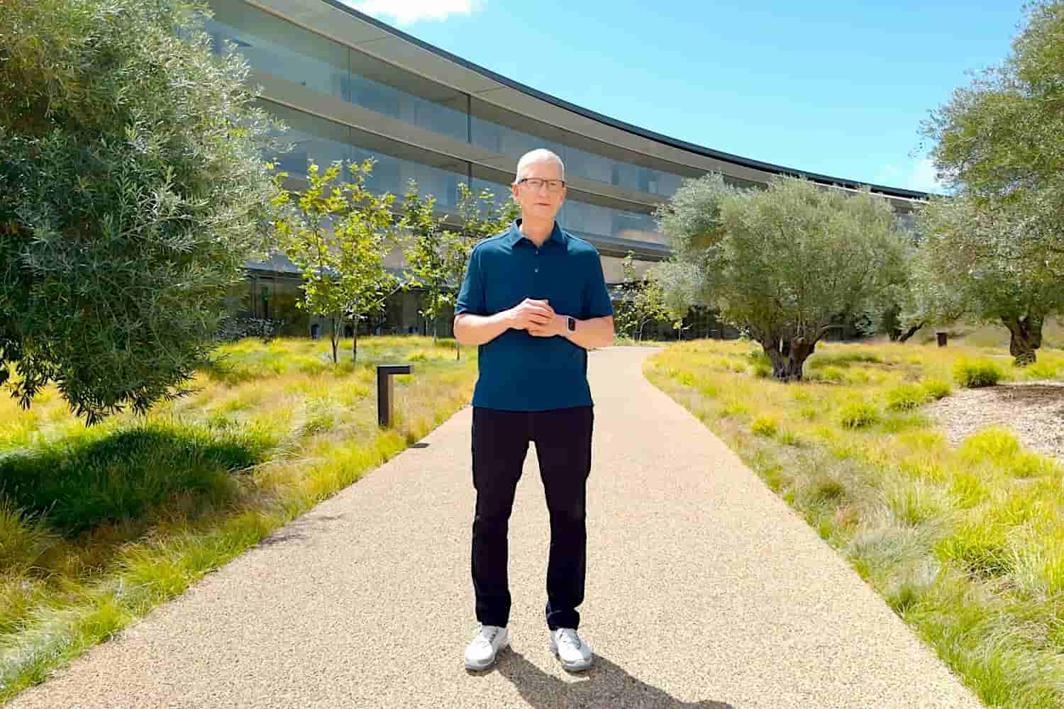 Tim cook apple park