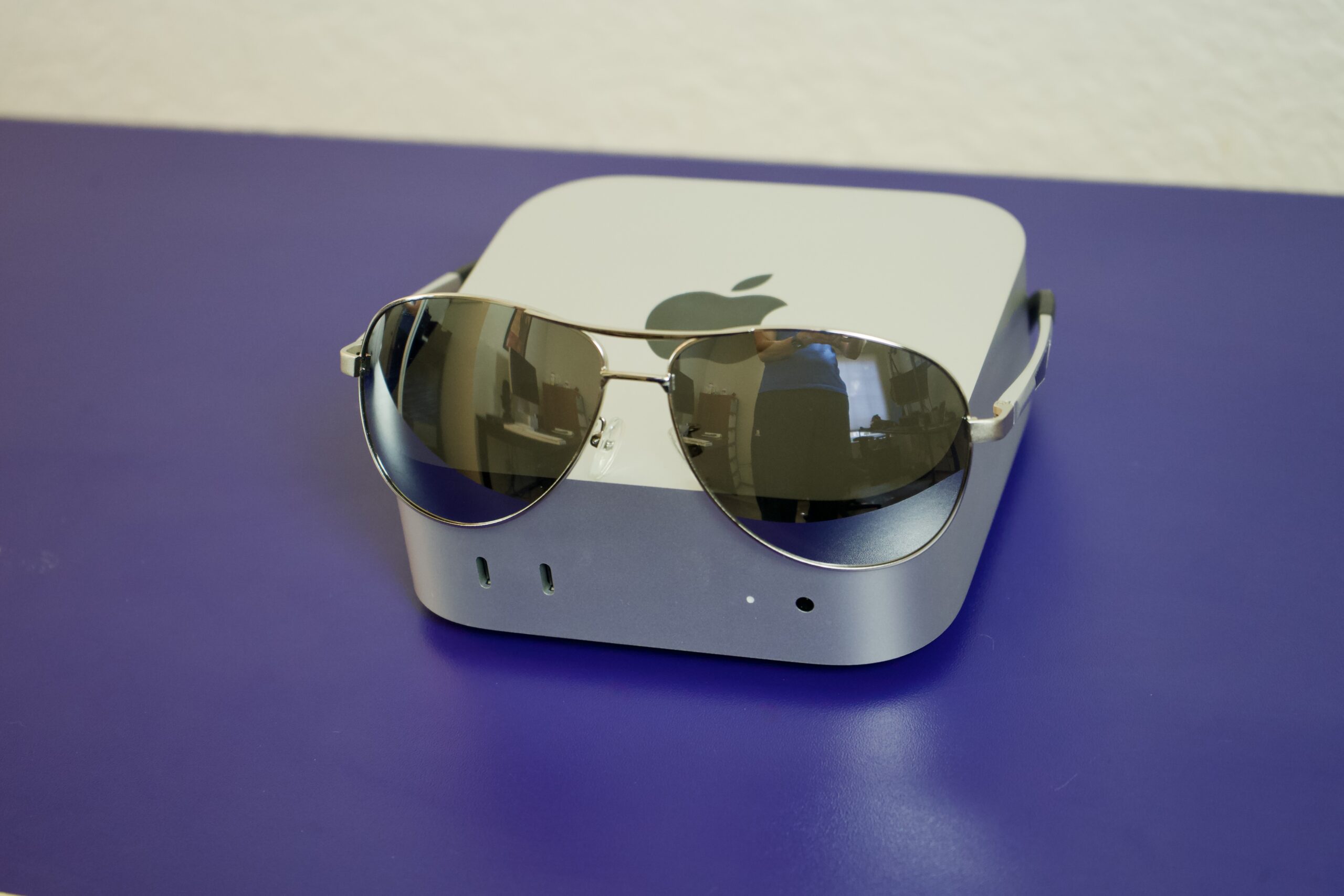 M4 mac mini glasses (1)