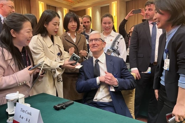 Tim cook chine vp