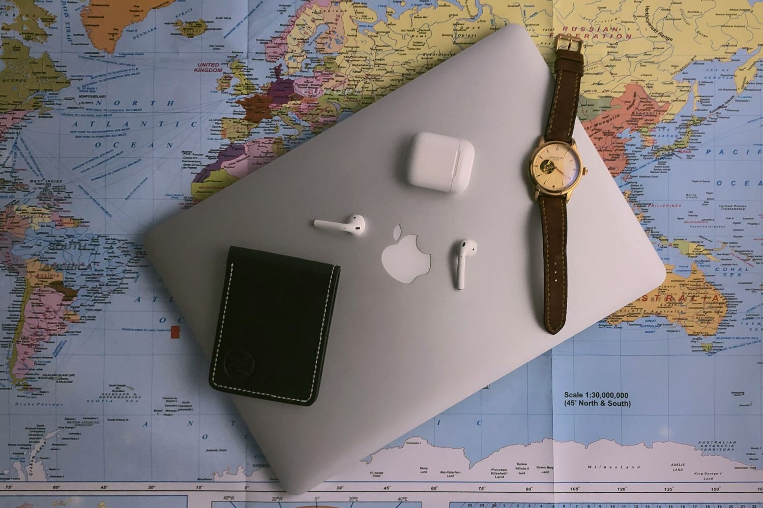 AirPods mapmonde macbook