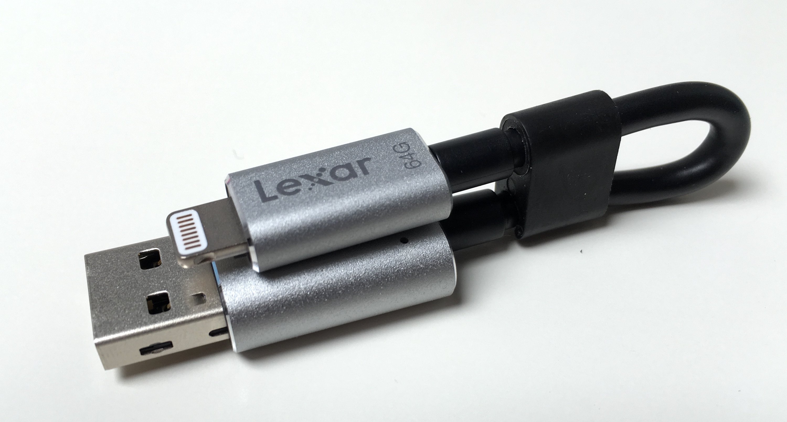 Avant leur test : les clés USB et câbles mémoire Lighting de Lexar